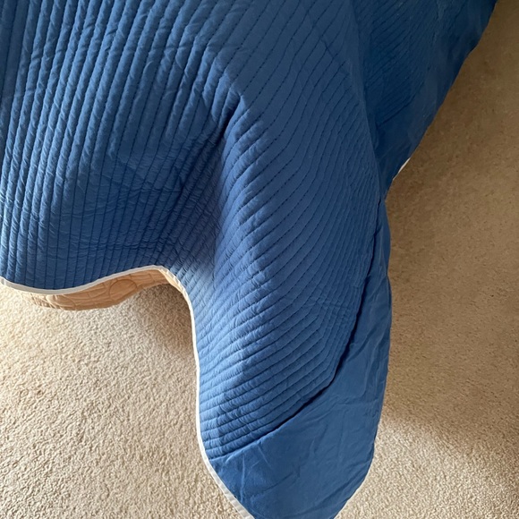 Michael Kors King size Bed Spread/ Firm Price - Picture 15 of 15